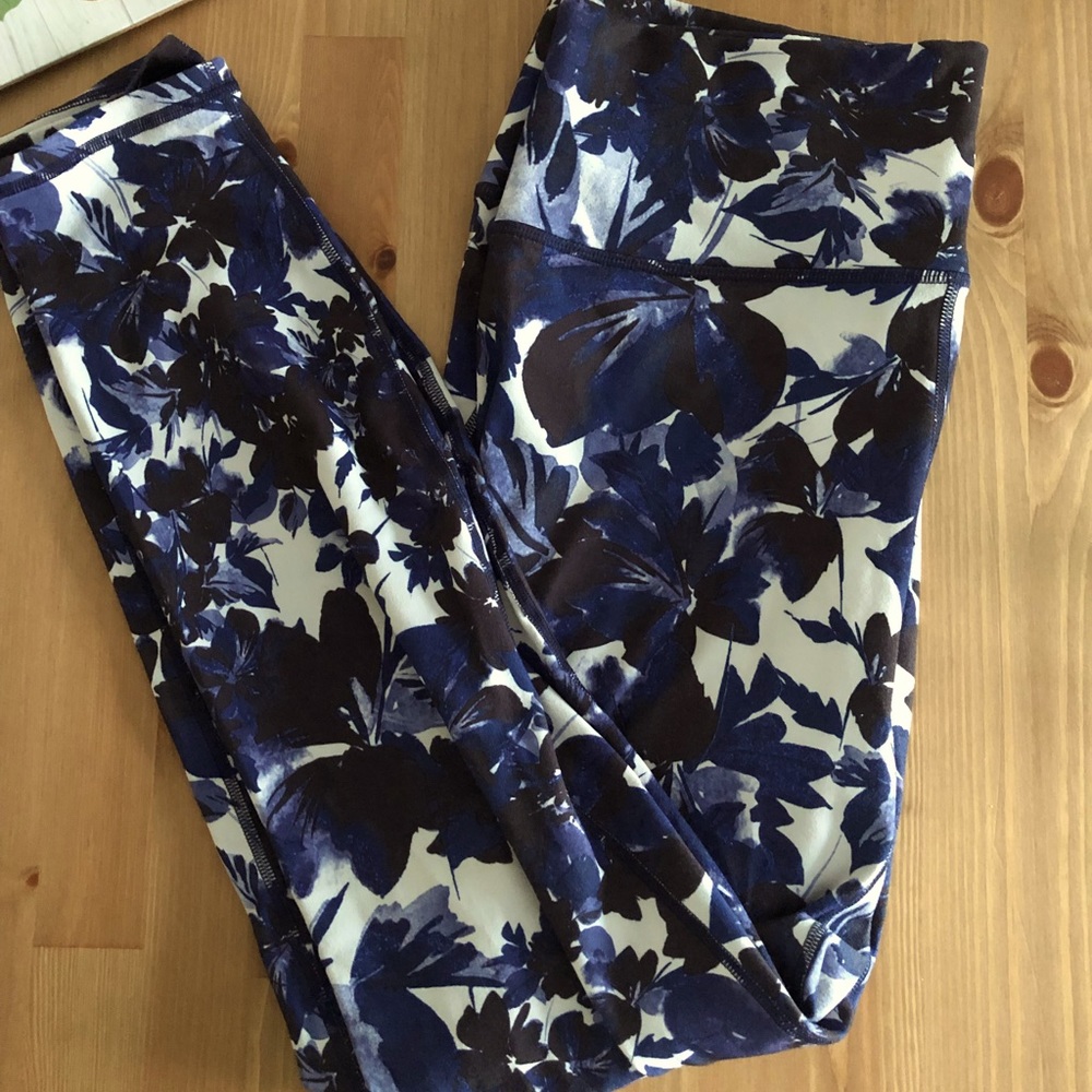 Blue floral fabletic tights